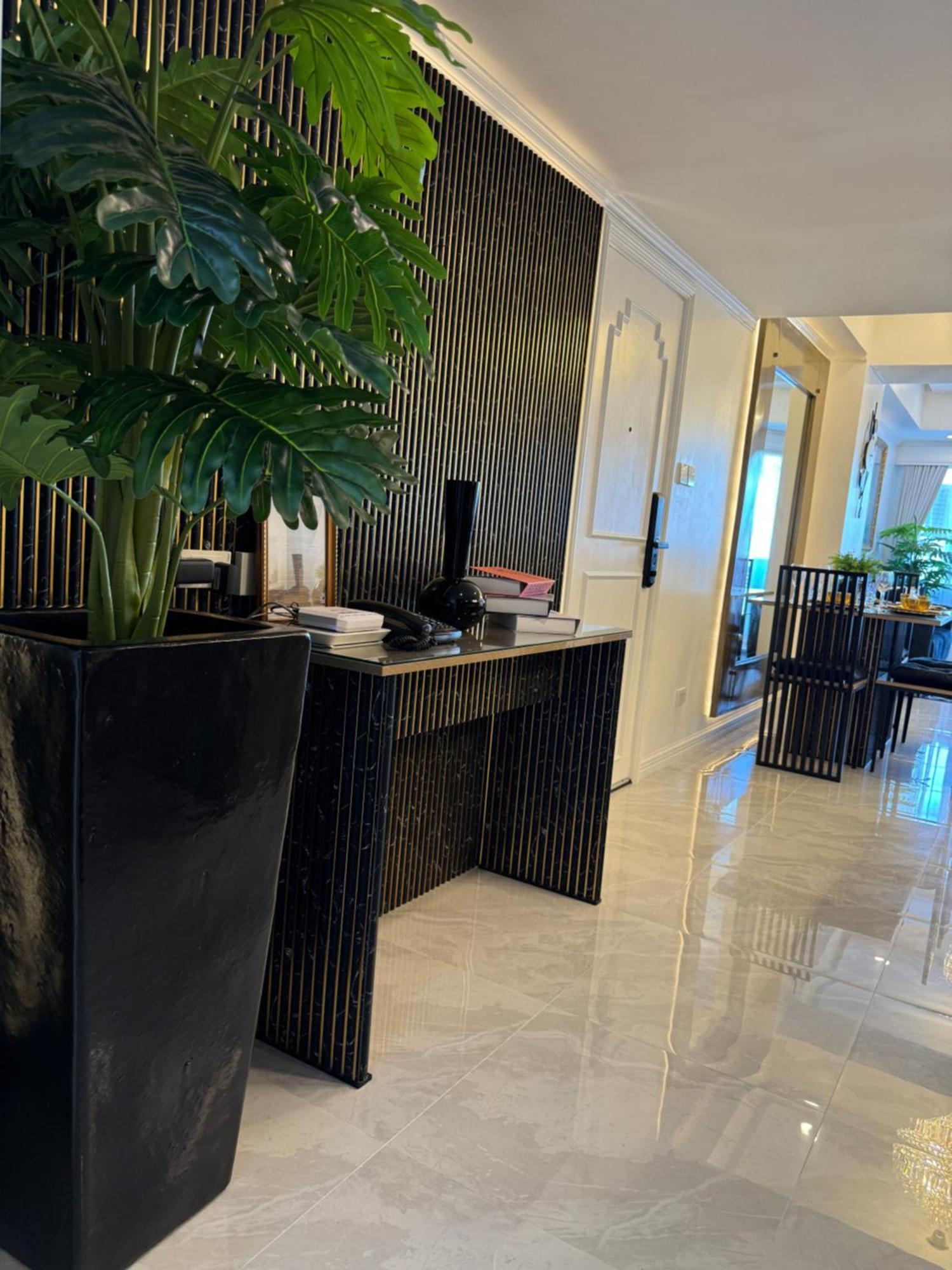 Makati Prime Luxury Manila Exterior foto
